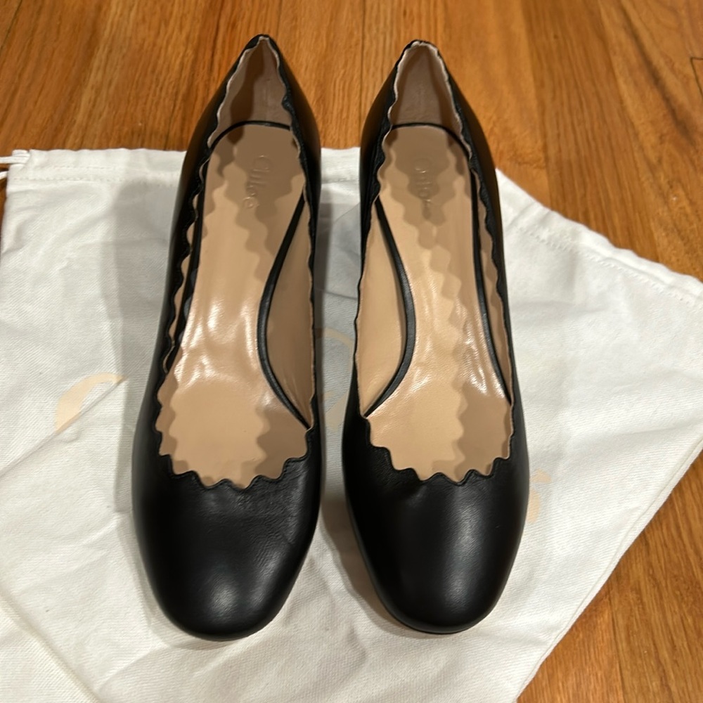 Final sale - authentic black Chloe scalloped pumps size 38.5– final sale